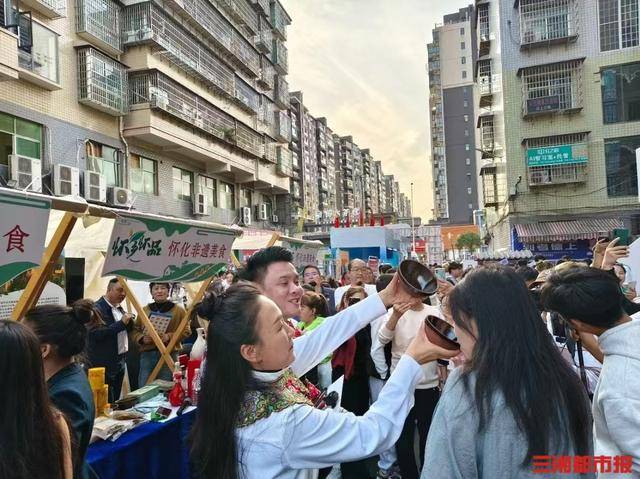 “发型师晓华”7天吸引客流超20万人，拉动怀化市消费1.2亿元