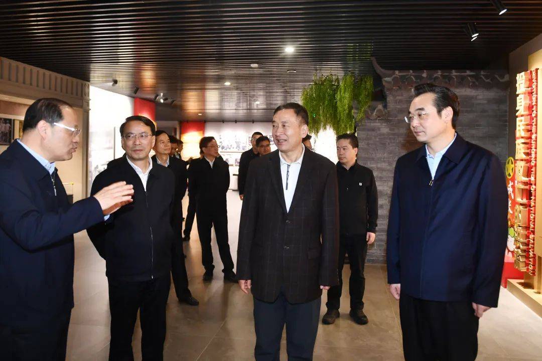 省人大常委会常务副主任、党组副书记樊金龙来淮调研